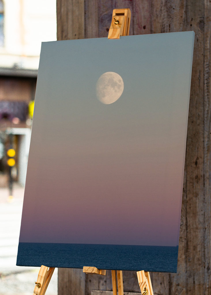 Månen över havets horisont