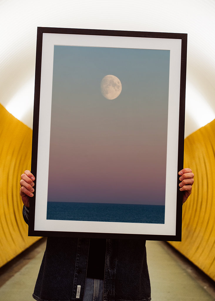 Månen över havets horisont