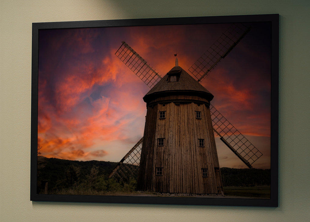 Molino de viento al atardecer