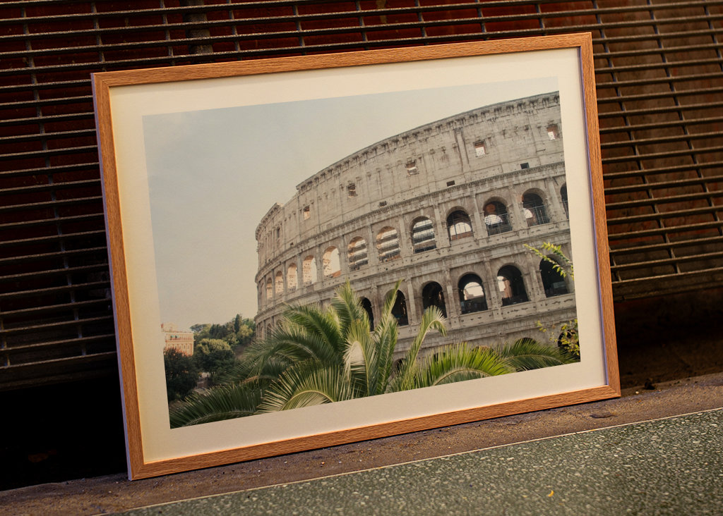 Kolosseum in Rom mit Palme 3