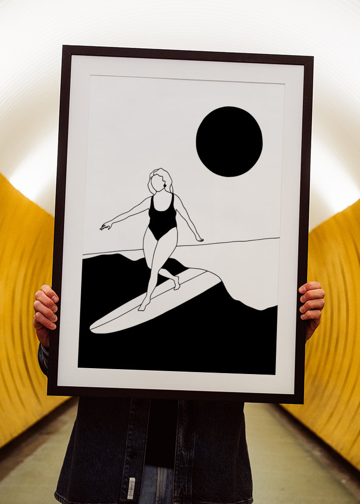 Dejlig surf / kvinde surfing