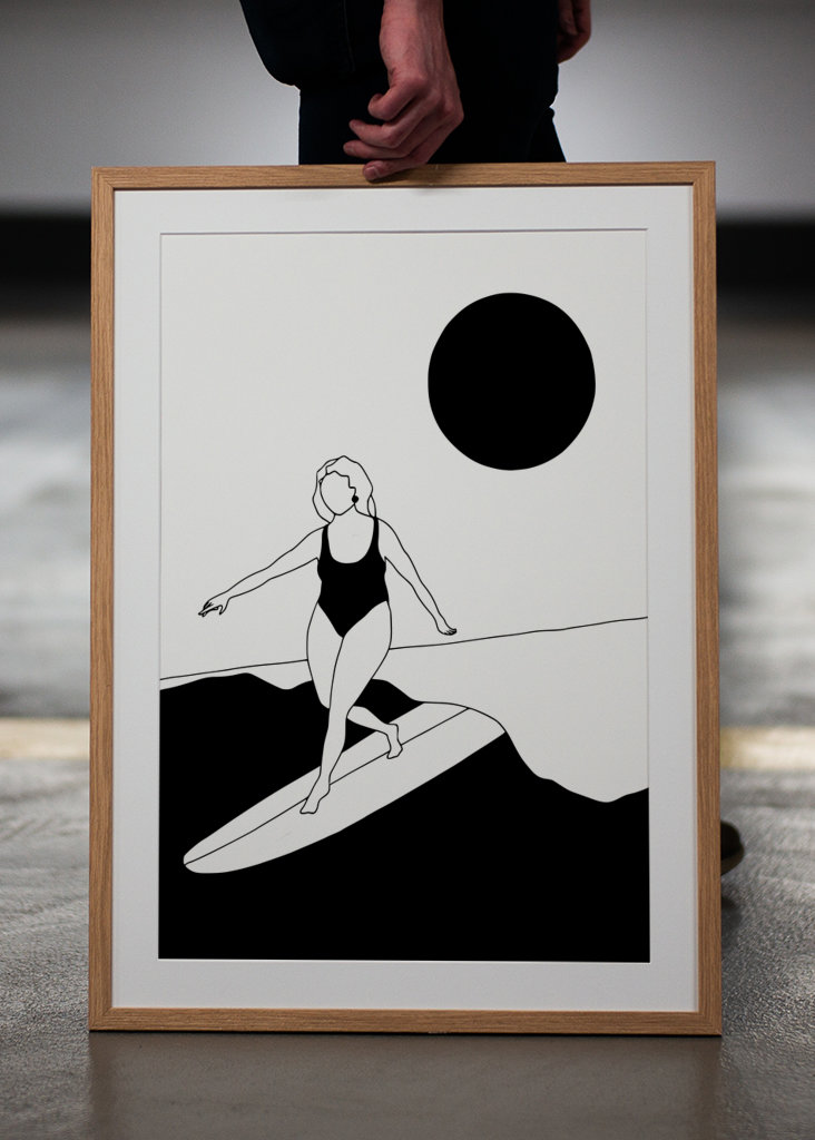 Dejlig surf / kvinde surfing