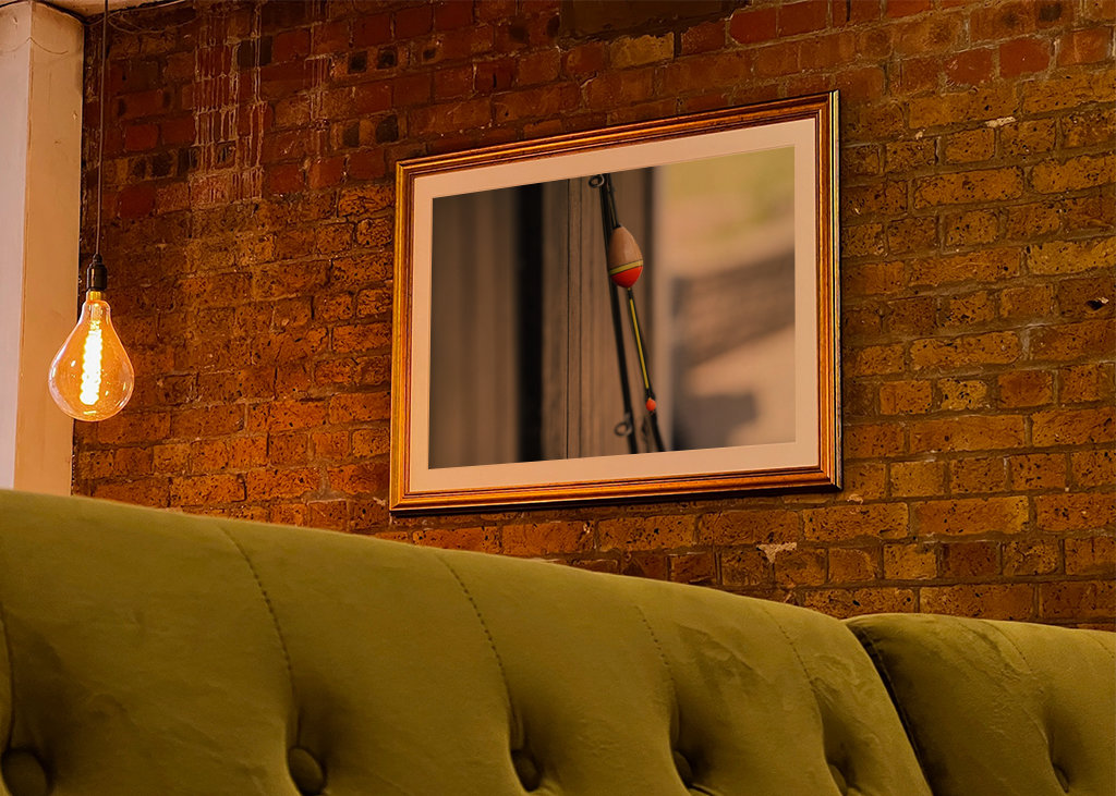 Angel an einer Fischerhütte