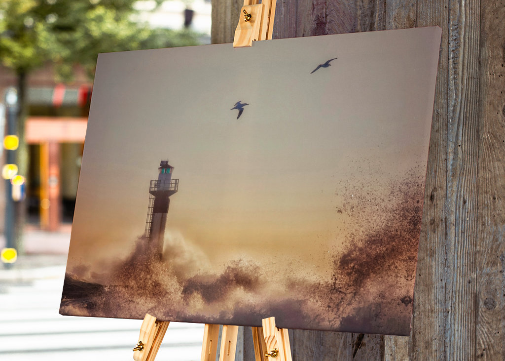 Terej pluje v bouři.