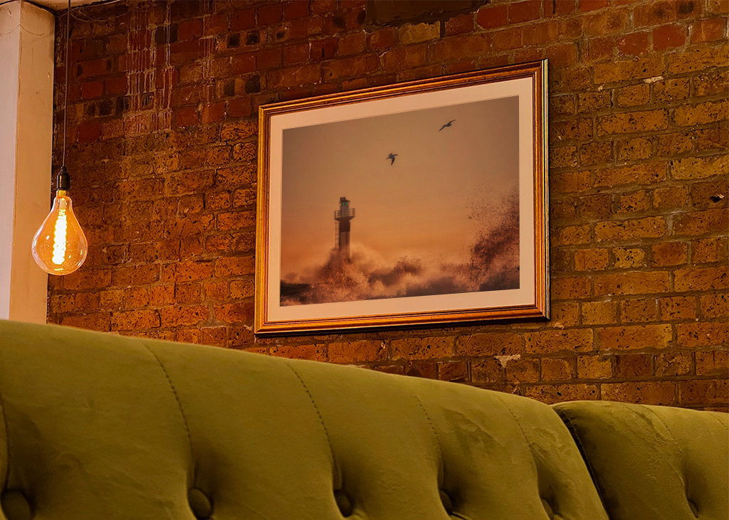 Terej pluje v bouři.