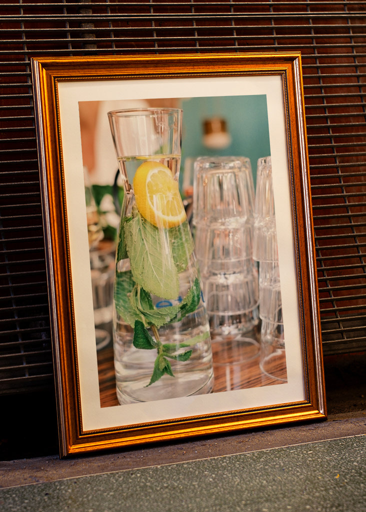 Erfrischender Wasserkrug mit Minze Poster von Diana van Neck | Printler