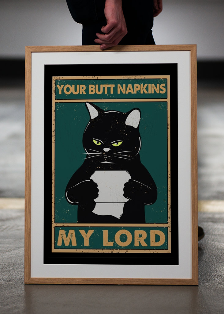 Rolig sort kat på toilettet