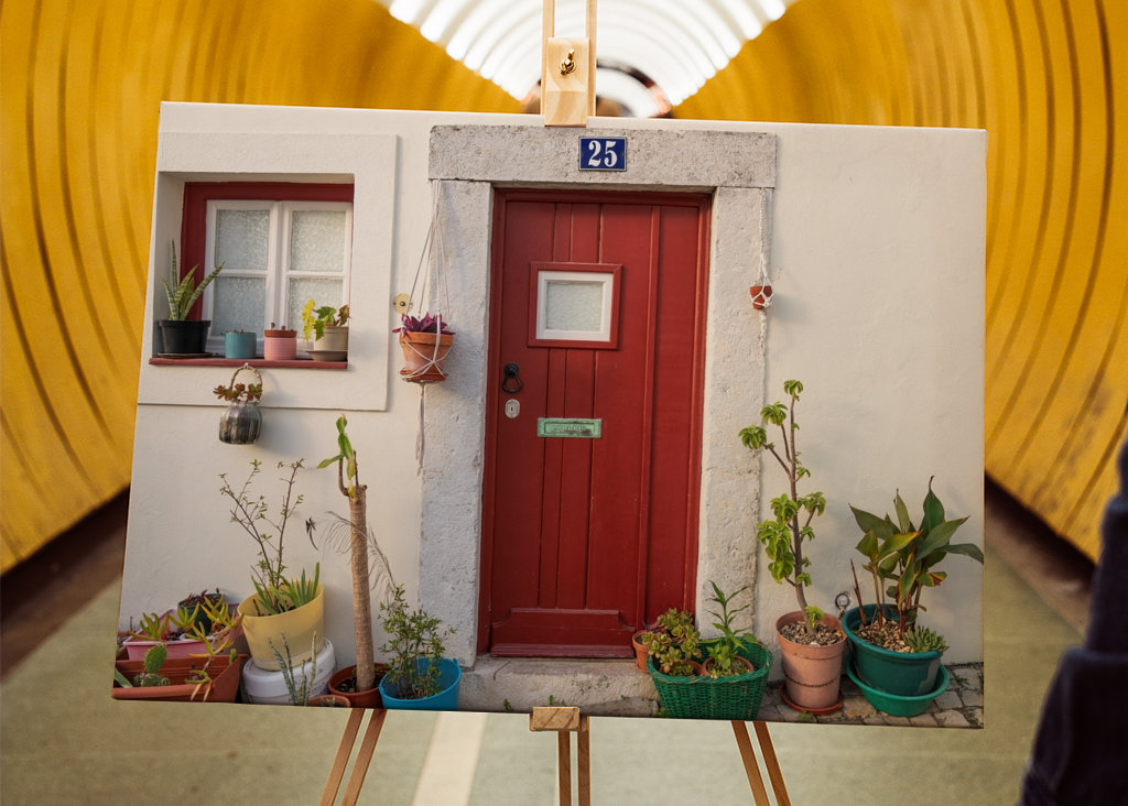 The red door nr. 25 in Portuga