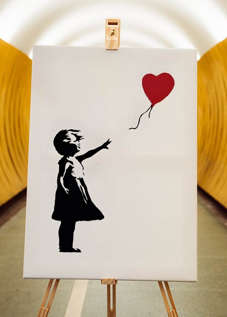 Červený balónek dívka