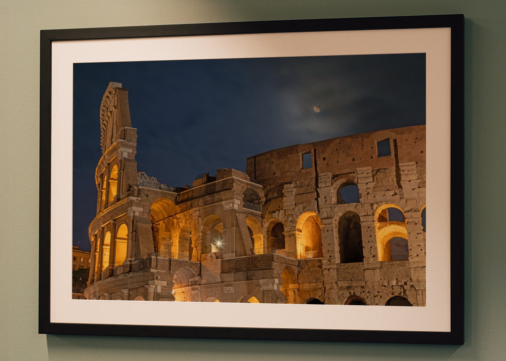 Rom - Mond über dem Kolosseum