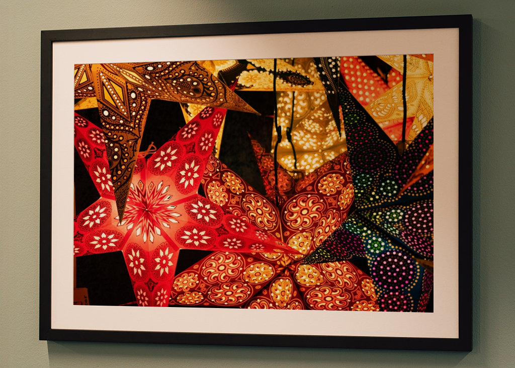 Värikkäät paperitähdet