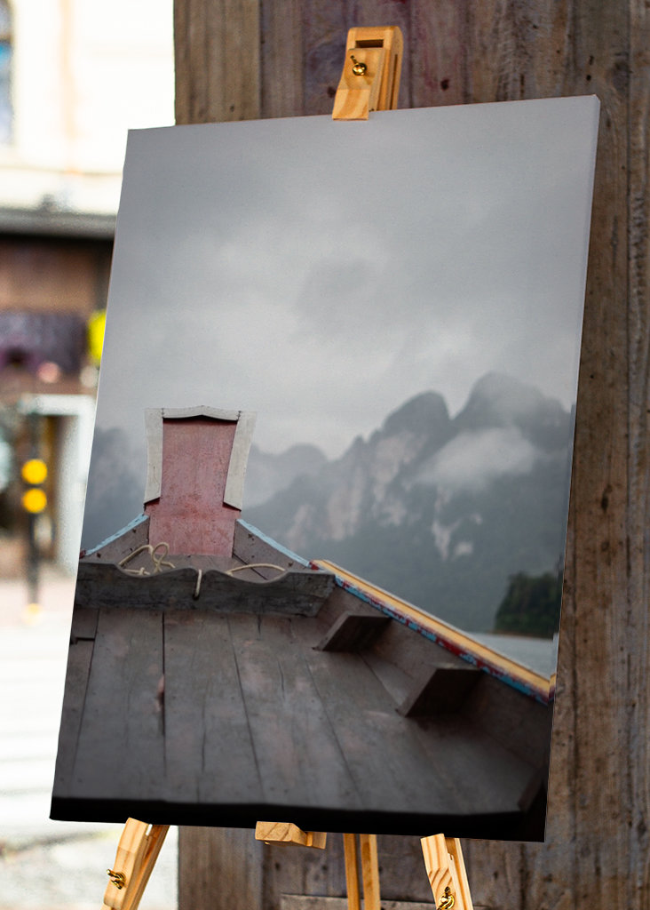 Longtail Boot mit Bergen