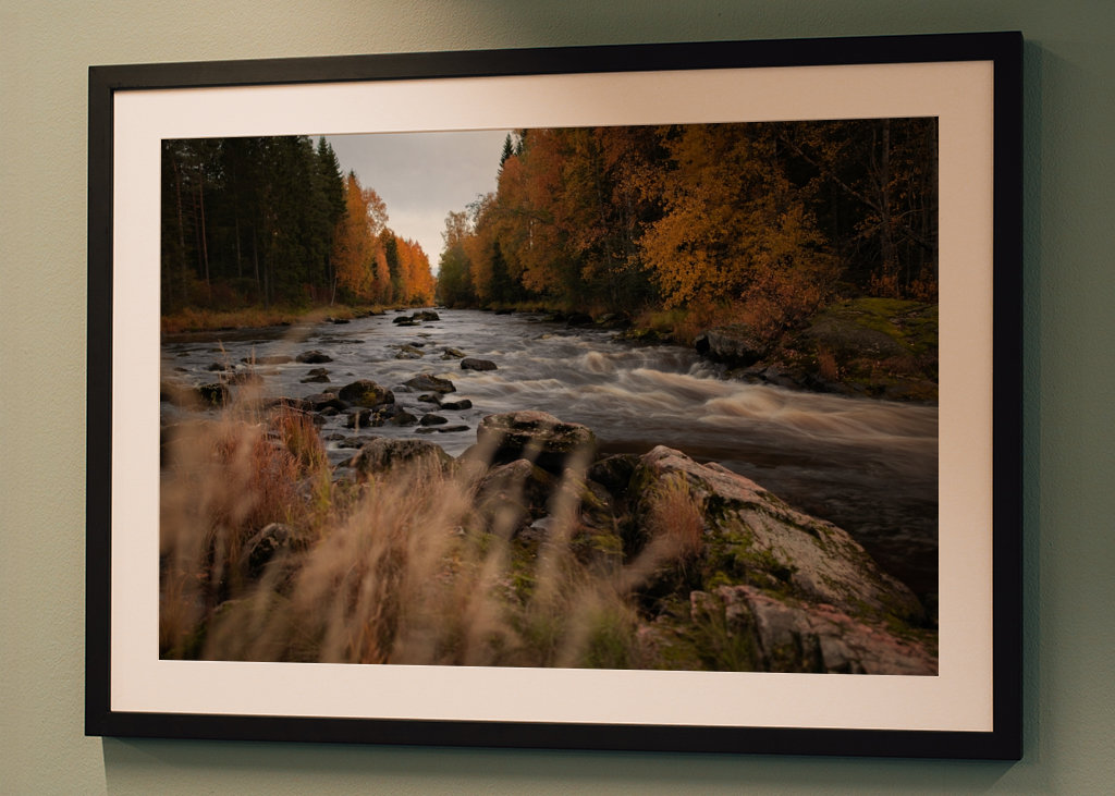 Herbst und Stromschnellen