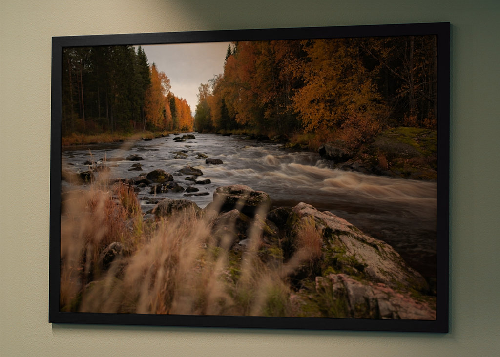 Herbst und Stromschnellen