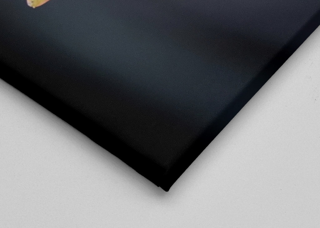 Lyserød blomst med en bi