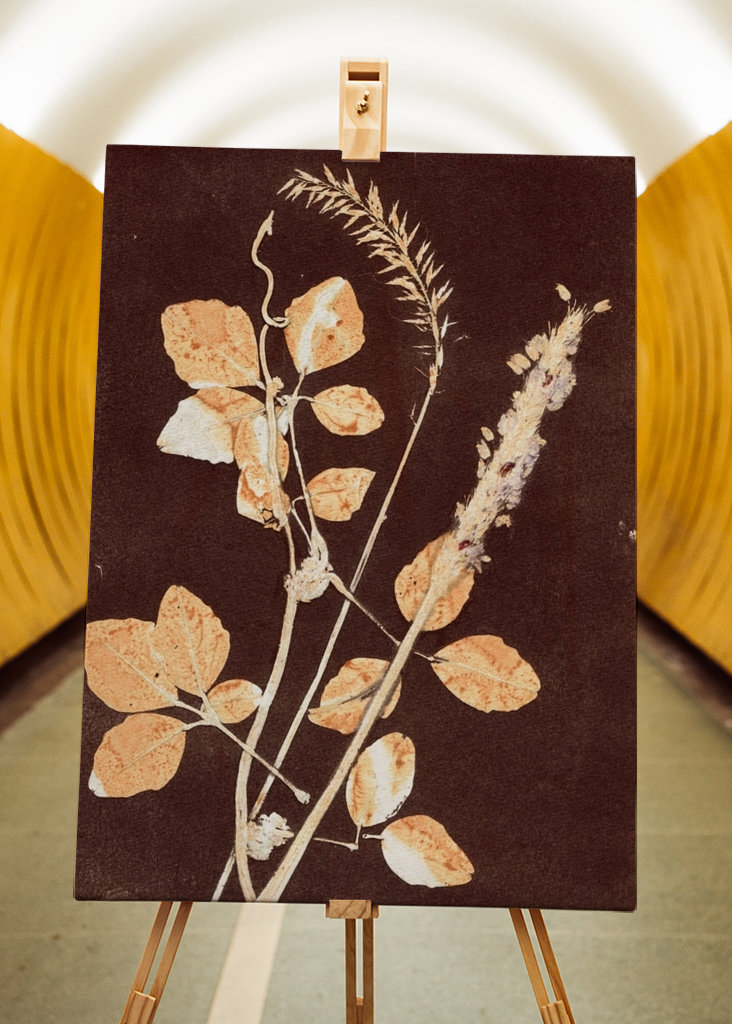 Botanical leaves brown ocre