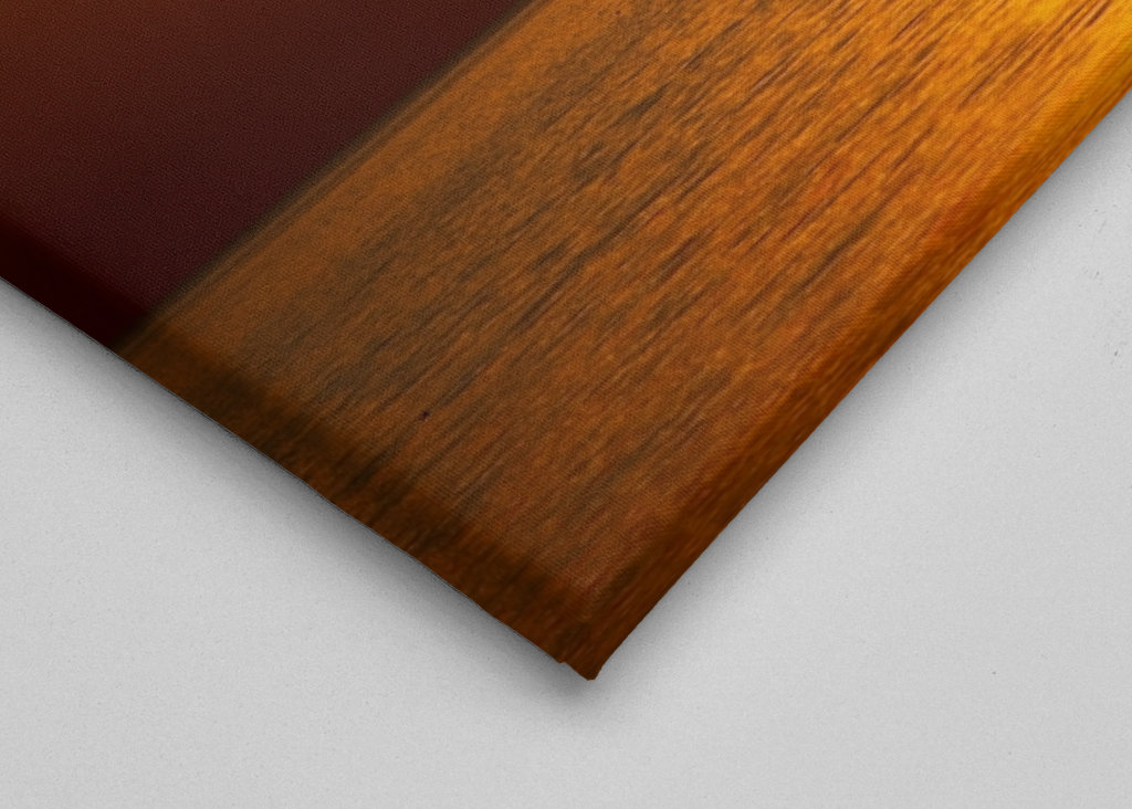 Petit bateau au coucher du soleil