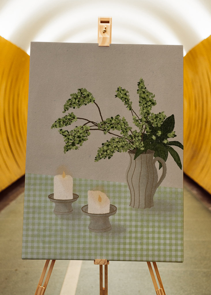 The vase and the candles 