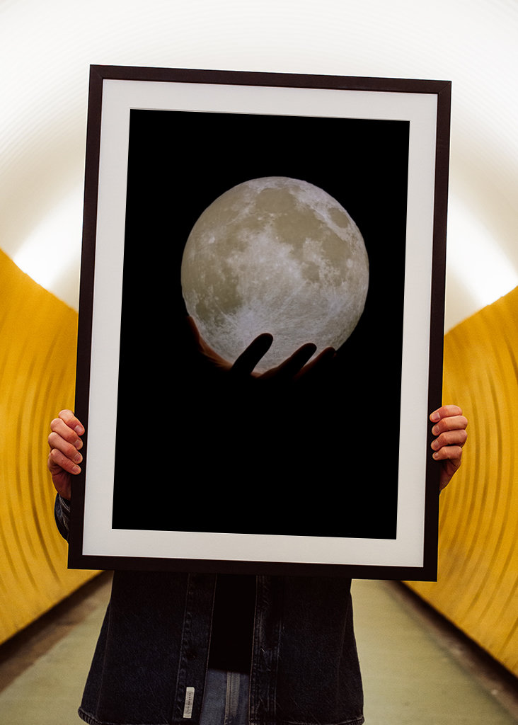 I've got the moon in my hands
