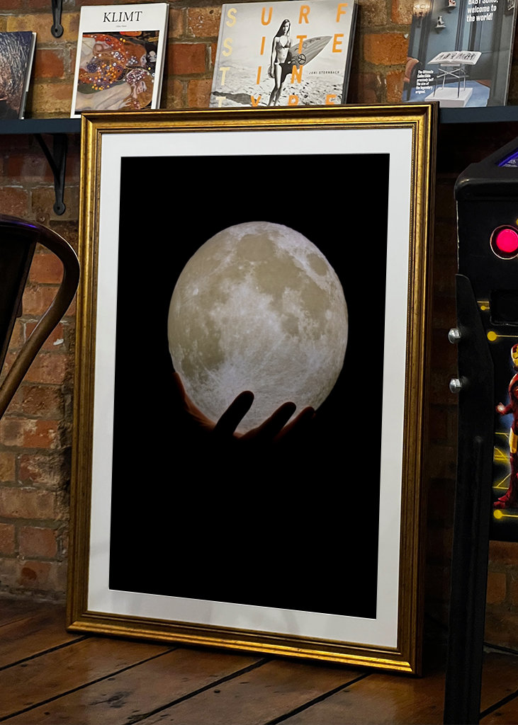 I've got the moon in my hands