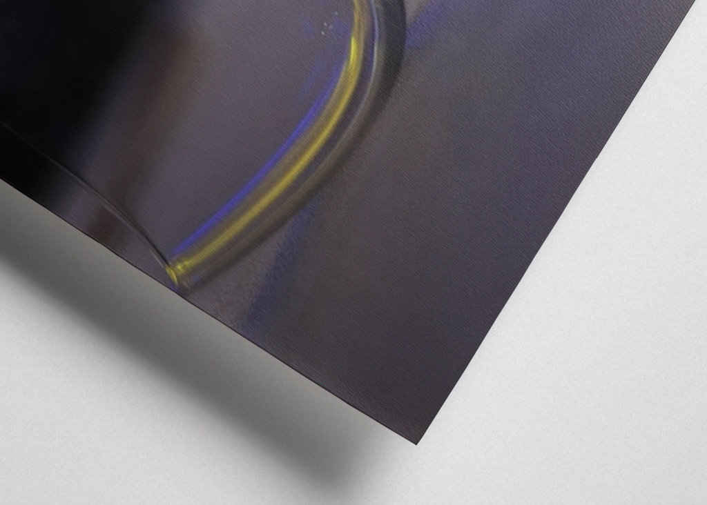 glass wine fell on table