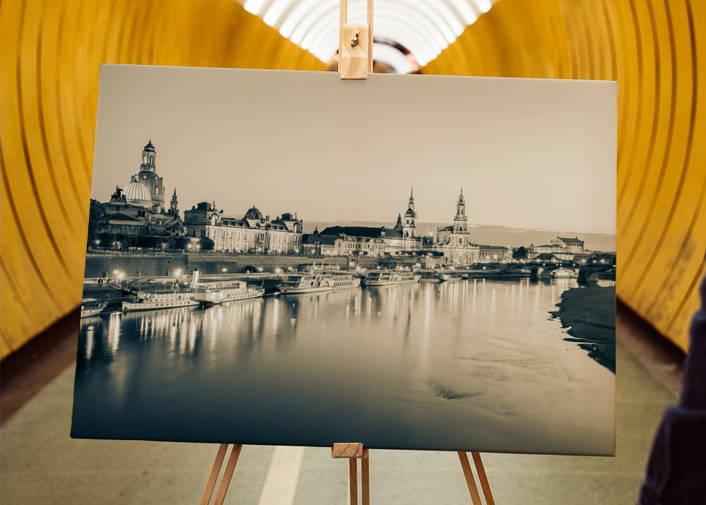Dresden at night - monochrome