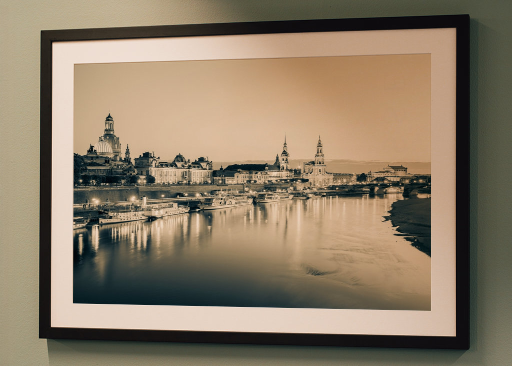 Dresden at night - monochrome