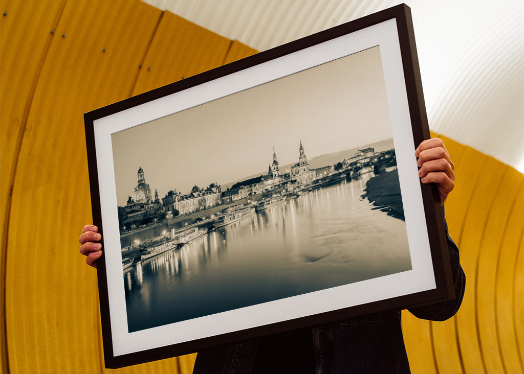 Dresden at night - monochrome