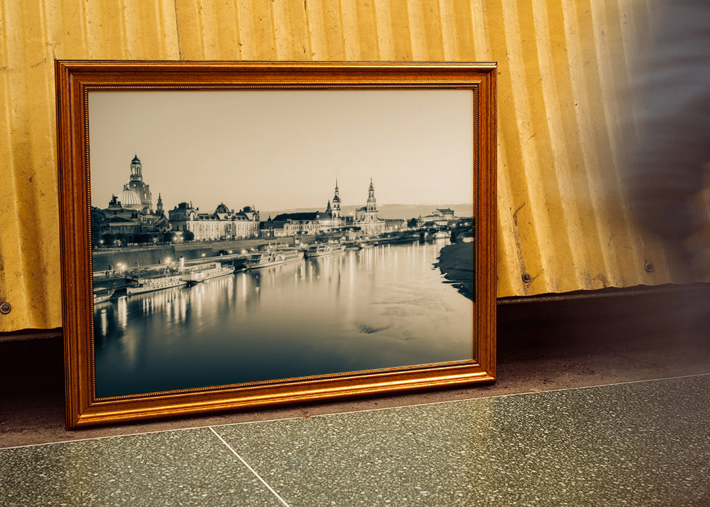 Dresden at night - monochrome