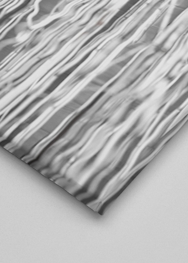 Szakállas vöcsök fekete-fehér nádban