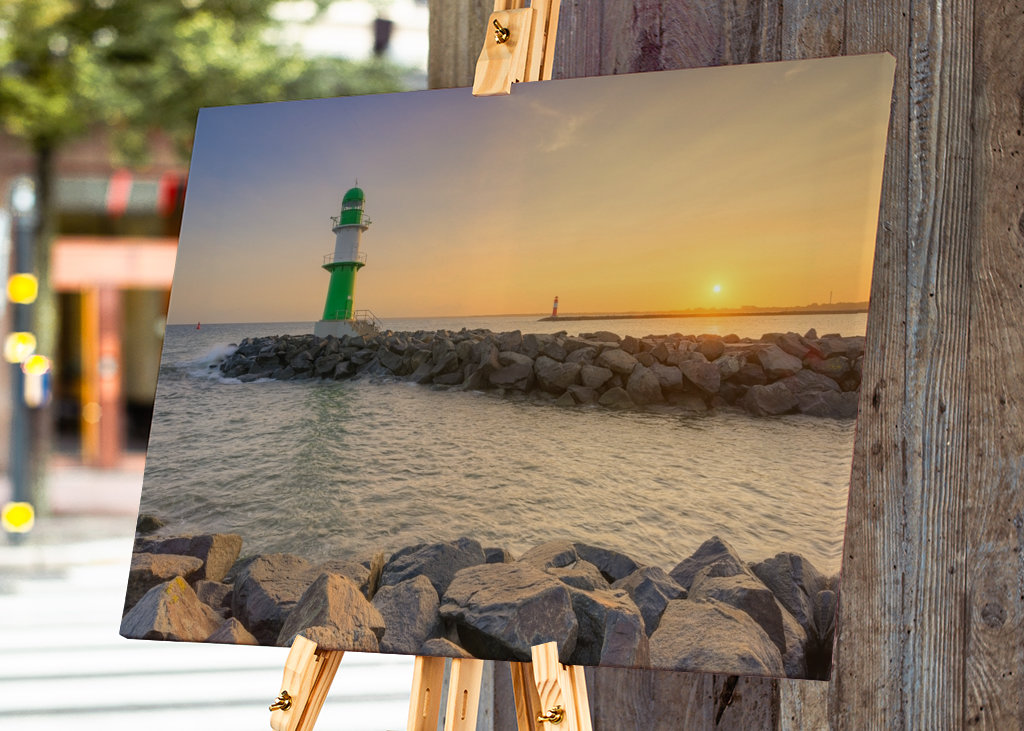 Warnemünde pier light