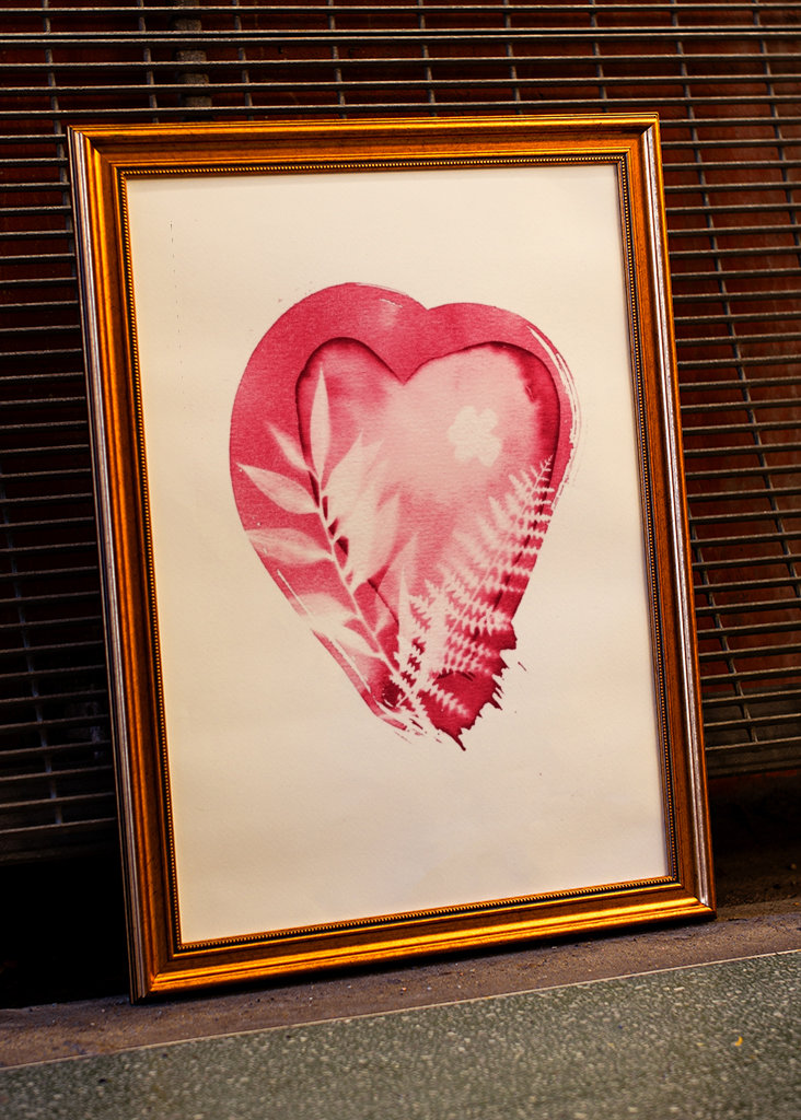 Rotes Herz mit Blättern