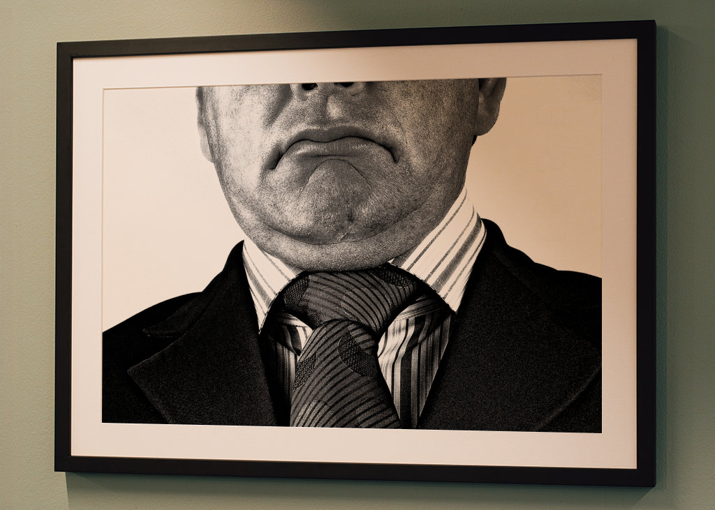 Sint og gretten gammel mann.