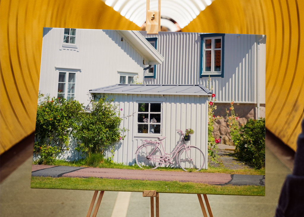 Ruotsalainen kylä, jossa vaaleanpunainen polkupyörä