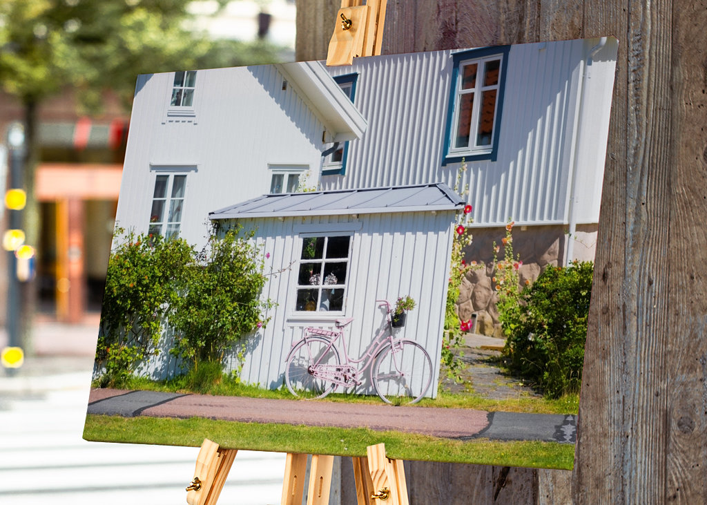 Ruotsalainen kylä, jossa vaaleanpunainen polkupyörä