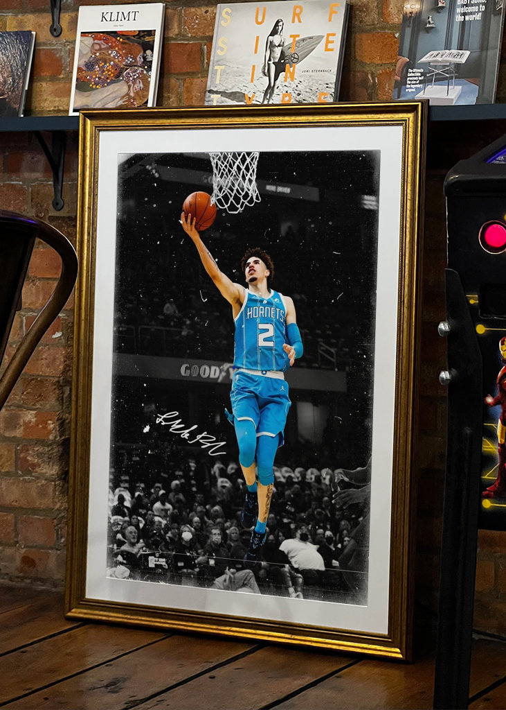 Firma de LaMelo Ball