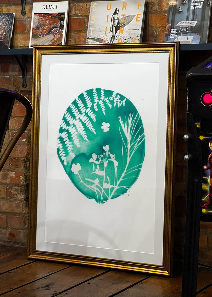 Green Plant & Flowers Circle