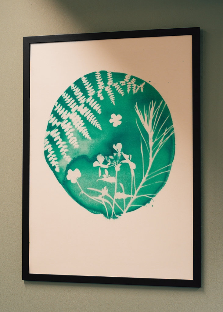 Green Plant & Flowers Circle