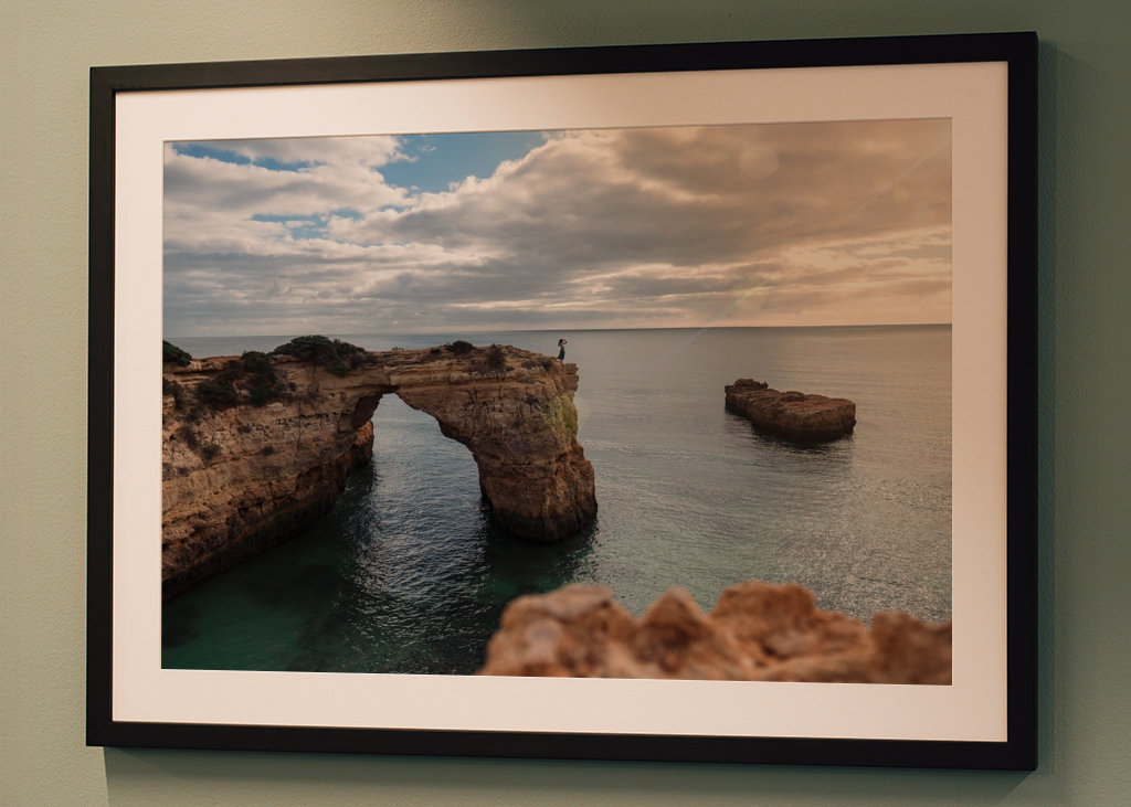 La mujer en el acantilado