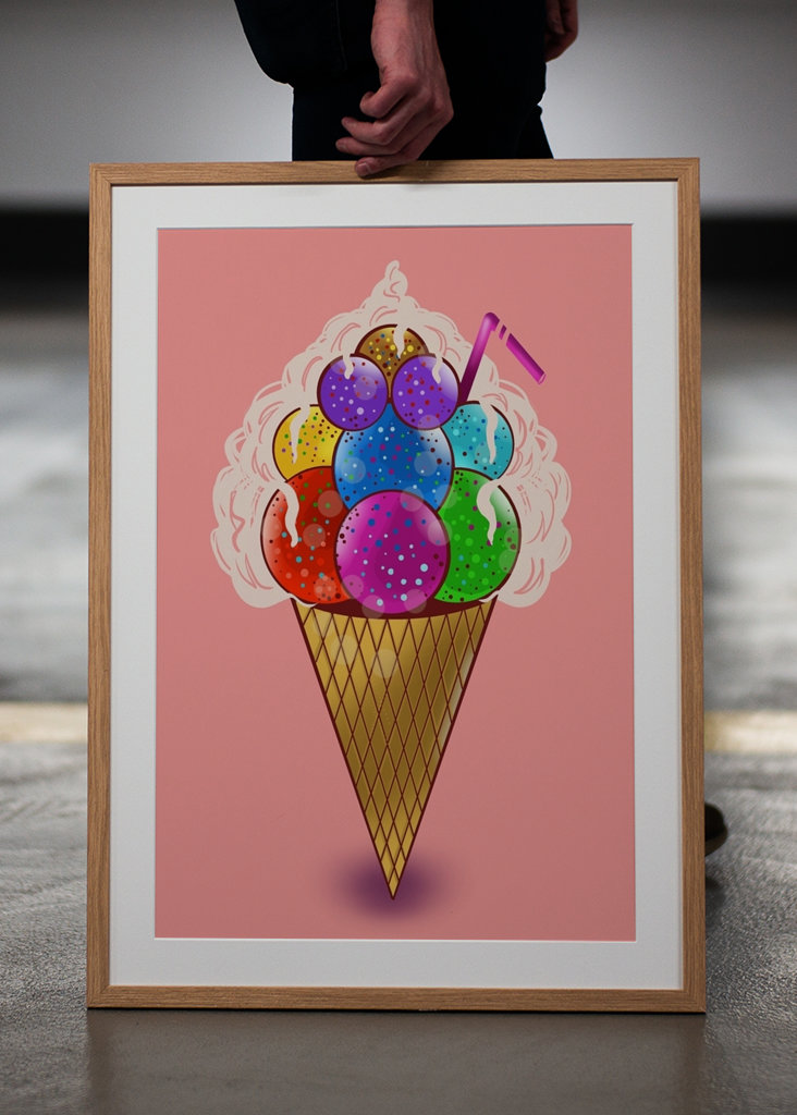 Värillinen jäätelö kermalla