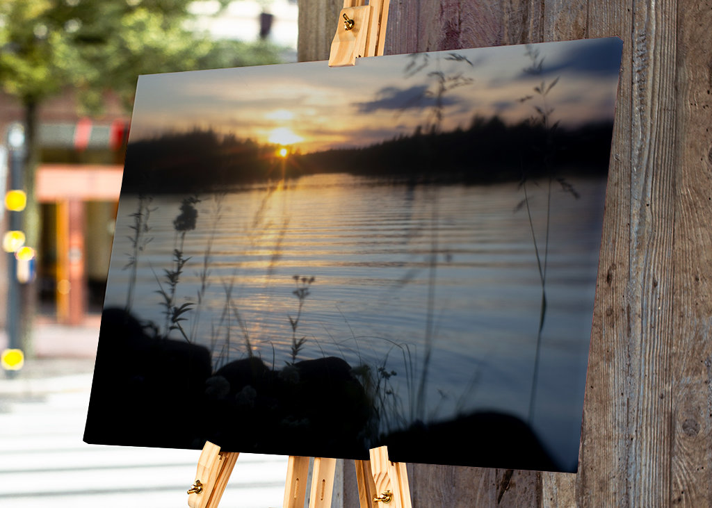 Sonne zur Meerenge in der Hütte