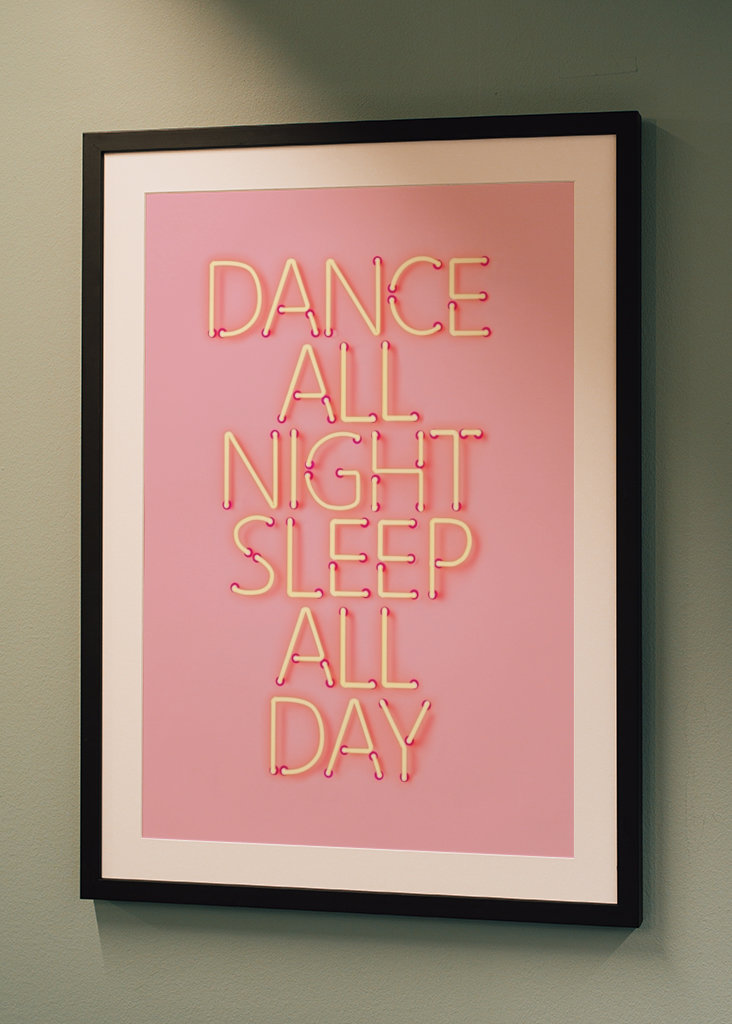 Dans hele natten Sov hele dagen