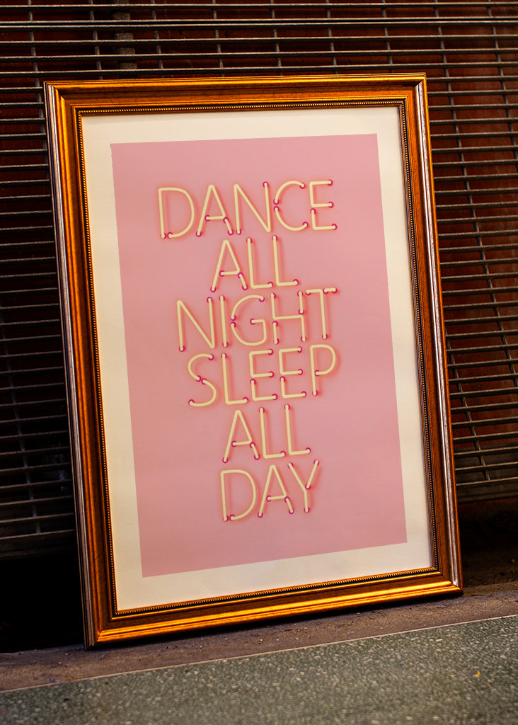 Dans hele natten Sov hele dagen