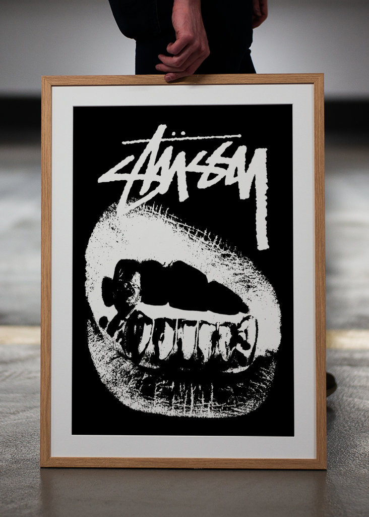 hypebeast lips black white