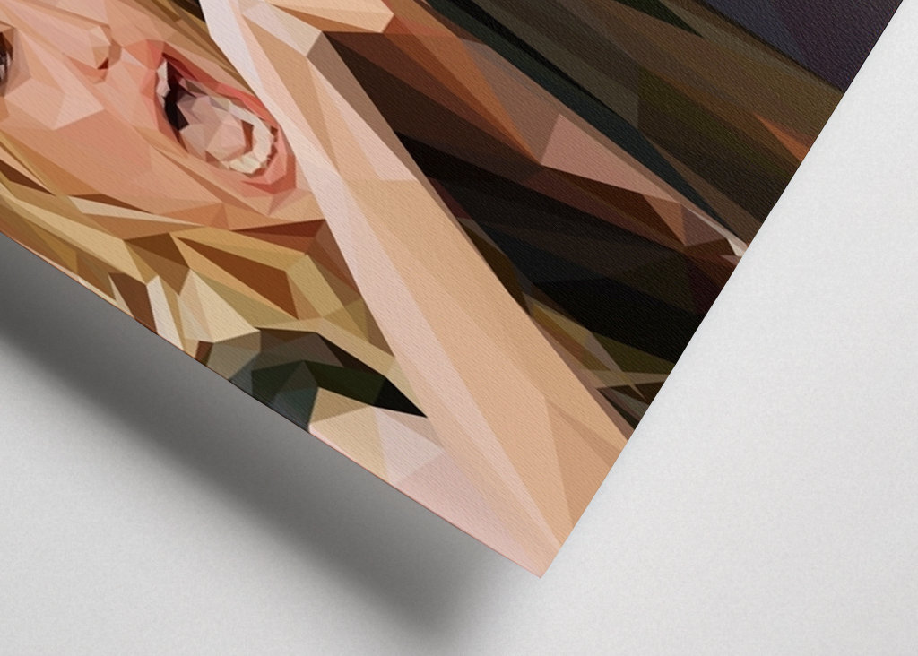 kobieta krzycząca na mema z kotem