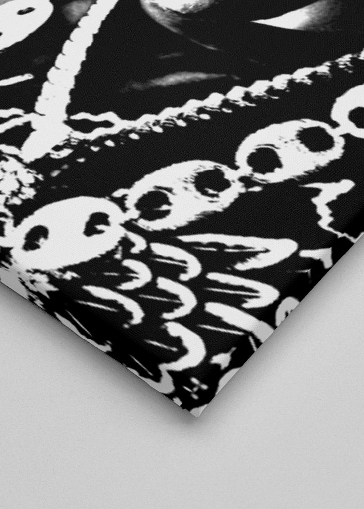 travis utopia black white