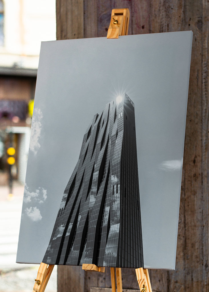 DC Tower 1 in Wien - monochrom