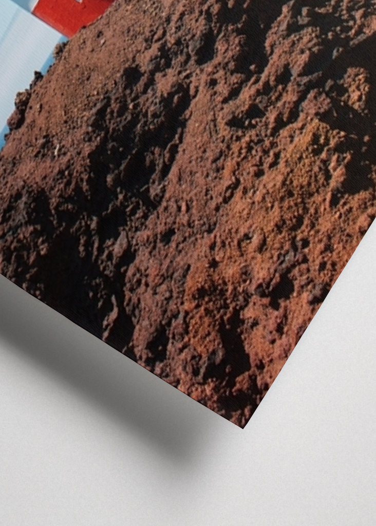 Leuchtturm an felsiger Küste