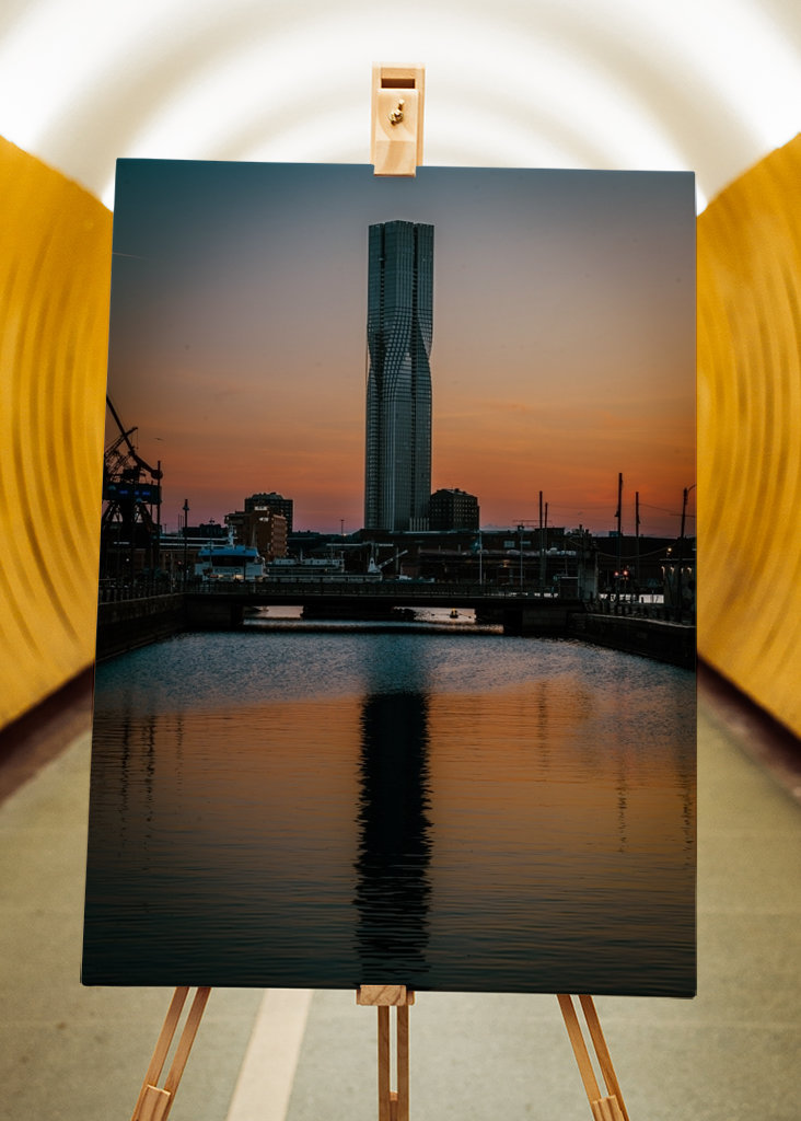 Karlatornet by night