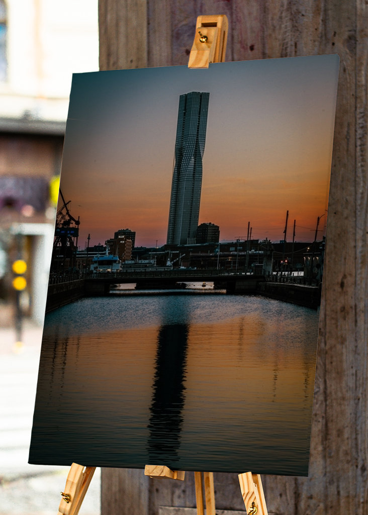 Karlatornet by night